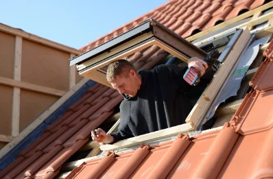 Pose de fenêtres de toit Velux à Loubigné